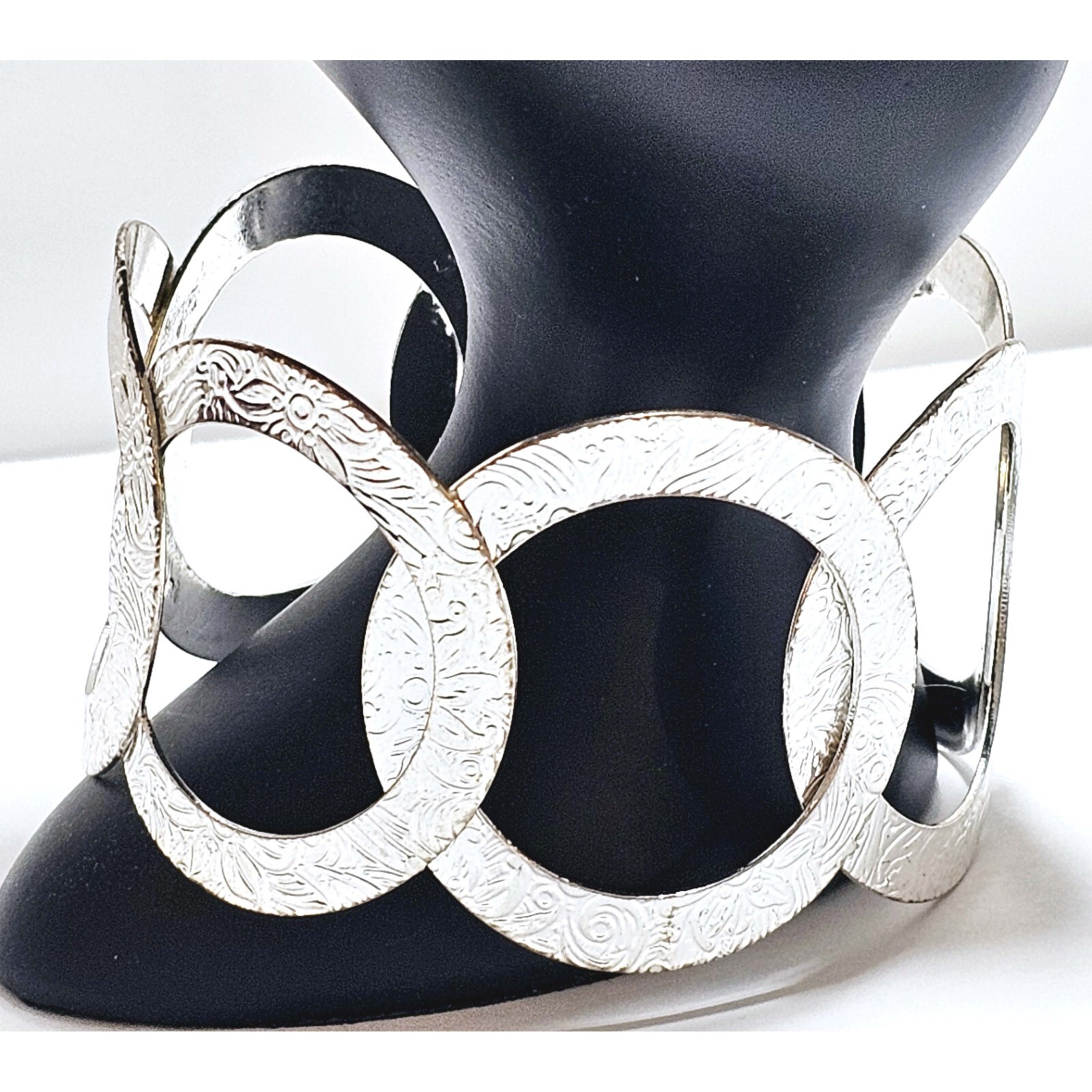 Interlocking Open Circles Geometric Silver Tone M… - image 4