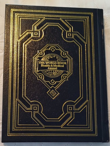 Vintage 1994 The World Book Year Book Encyclopedia Hardcover History - Picture 7 of 12