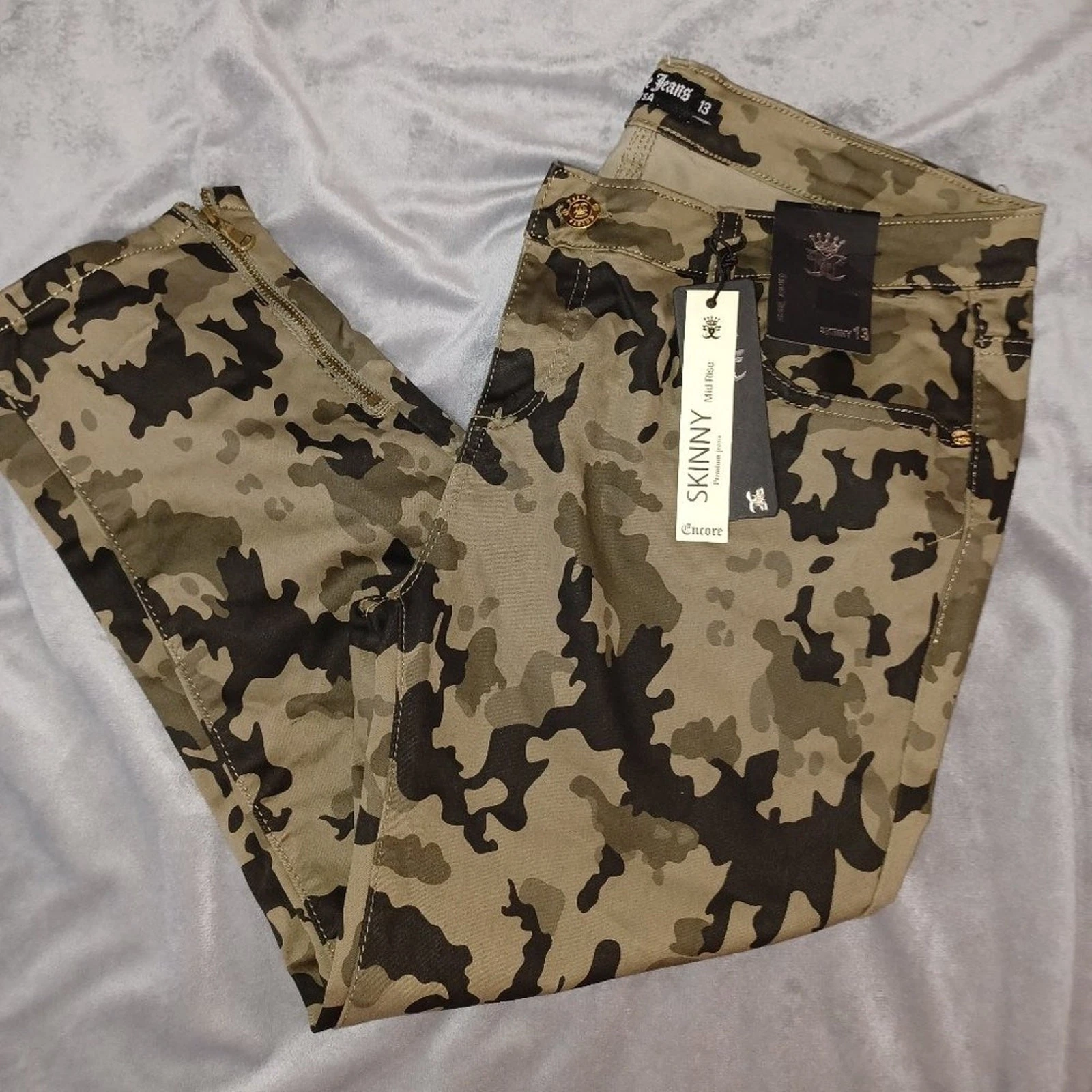 ⭐️ Encore Mid Rise Skinny Capri Women's Size 13 NWT