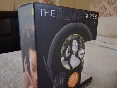The Black Series Noise Isolation Headphones  w Thick Cushion Quality Audio