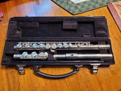 Yamaha (closed hole) Flute-Model YFL 22N-BEAUTIFUL! | eBay