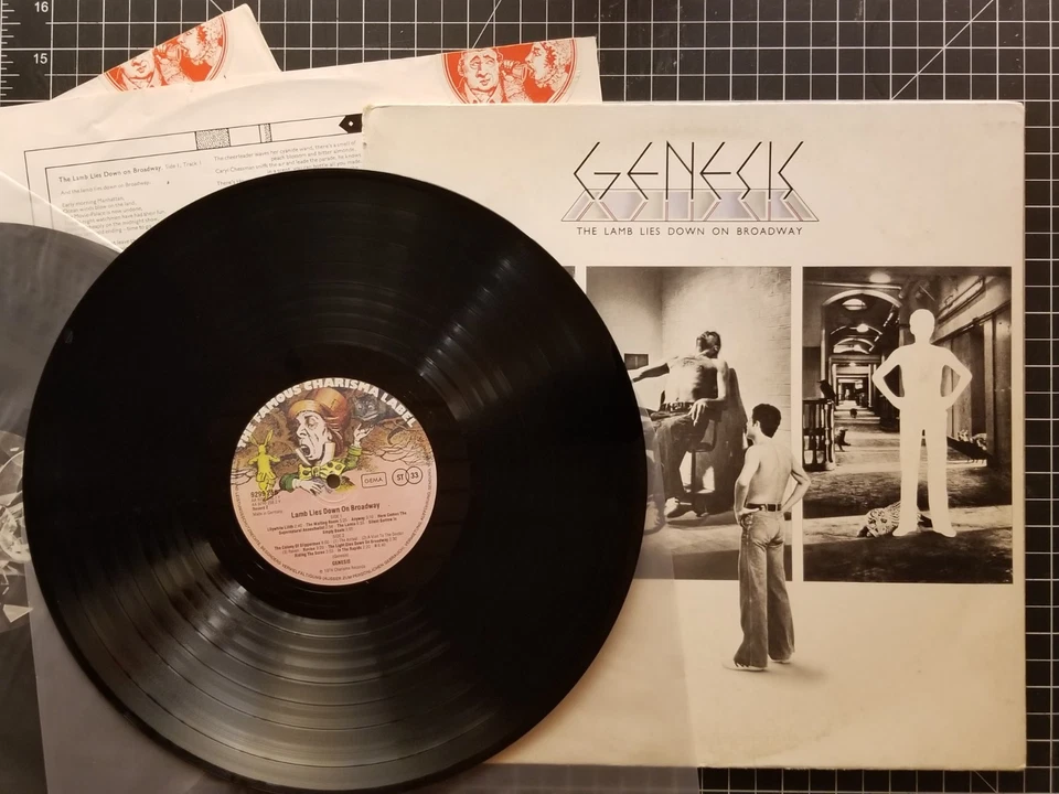 GENESIS The Lamb Lies Down On Broadway 2LPs 1974 GERMANY PRESS VG+/VG+ w/ INNERS - Image 2 of 4
