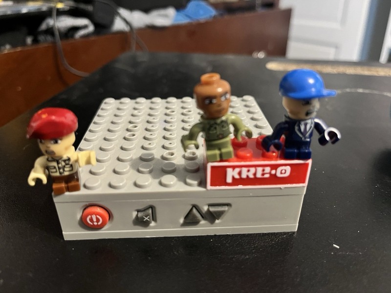 Lot(064)- KRE-O - Sound Brick With Figs