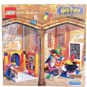 Classroom of 4721 Harry Potter Hogwarts Lego