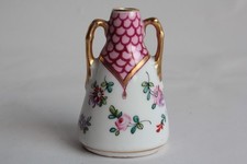 Ancien vase miniature porcelaine Fleurs (70086)