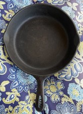 Vintage Wagner #8 Cast Iron 10 1/2โ Skillet Made In USA