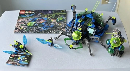 LEGO 6977 Insectoids Arachnoid Star Base & 6817 Beta Buzzer Complete w Manuals