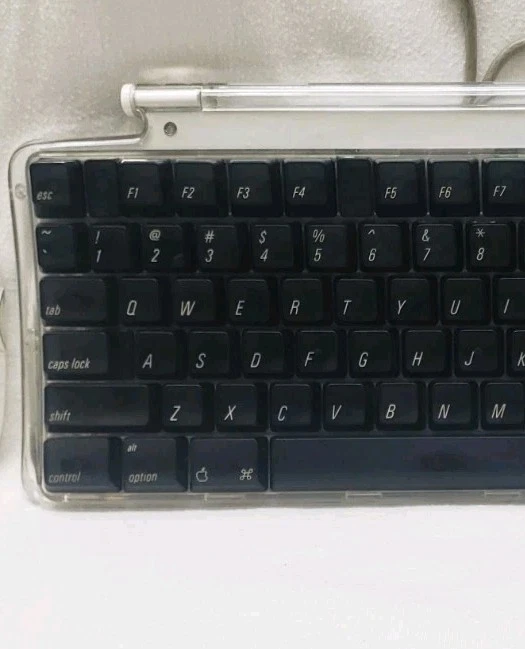 Apple Pro Keyboard M7803 and Apple Pro Mouse M5769 Combo White - Image 3 of 4