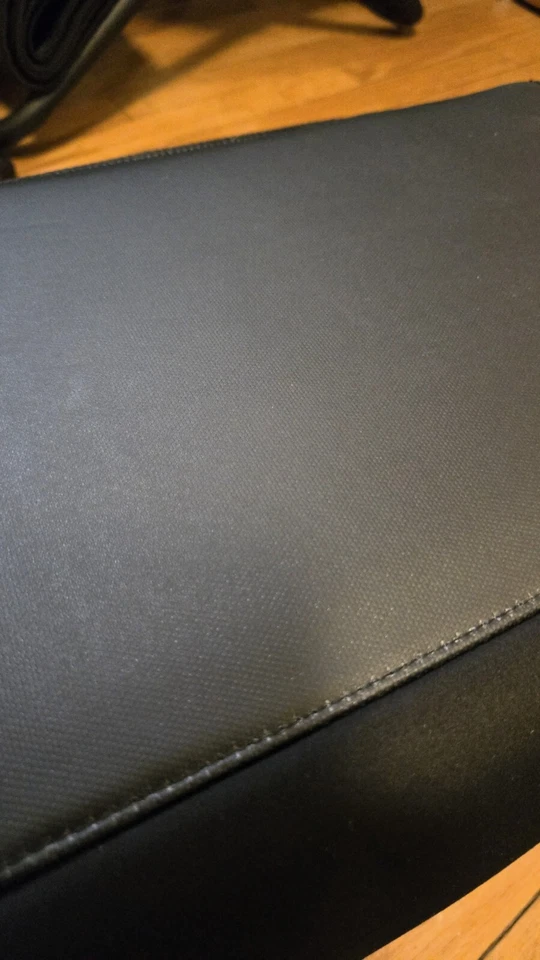 WILD ONE Travel Carrier dogs up to 16 lbs. black. TSA Compliant. - Image 3 of 4