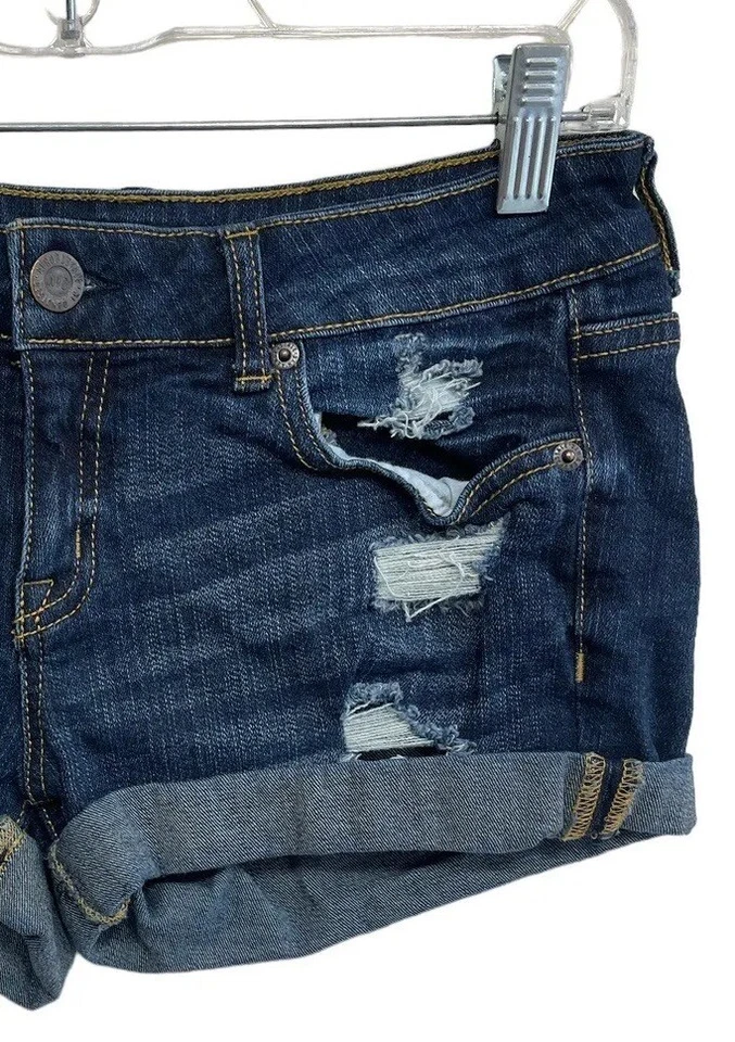 Shorts Aeropostale Midi Feminino Tamanho 6 Azul Denim Elástico Cintura Desgastada 30” - Imagem 3 de 4