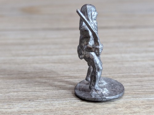 Barbarian Hero in Loin Cloth Dungeons & Dragons Pewter Miniature Ral Partha 1977 - Picture 4 of 6
