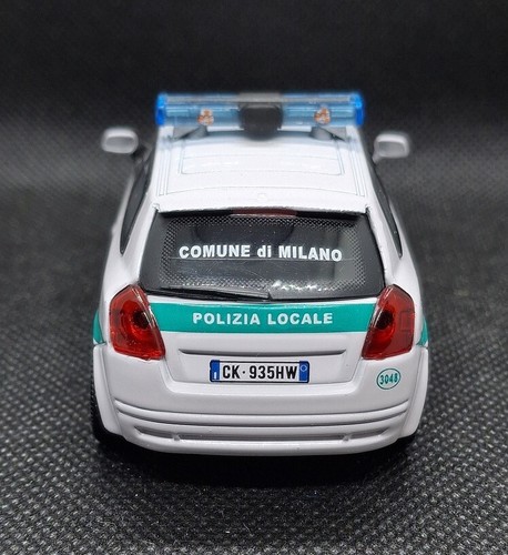 1/43 - POLIZIA LOCALE MILANO - FIAT STILO - Die-cast Cararama - Foto 7 di 12