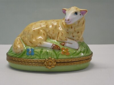 Limoges Peint Hauptschaf liegend in Wiese Schmuckschatulle - handbemalt sehr guter Zustand
