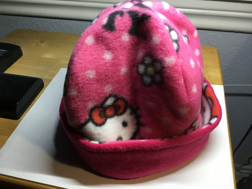 REVERSIBLE FLEECE HELLO KITTY HANDMADE ADULT BEANIE  - Image 4 of 4