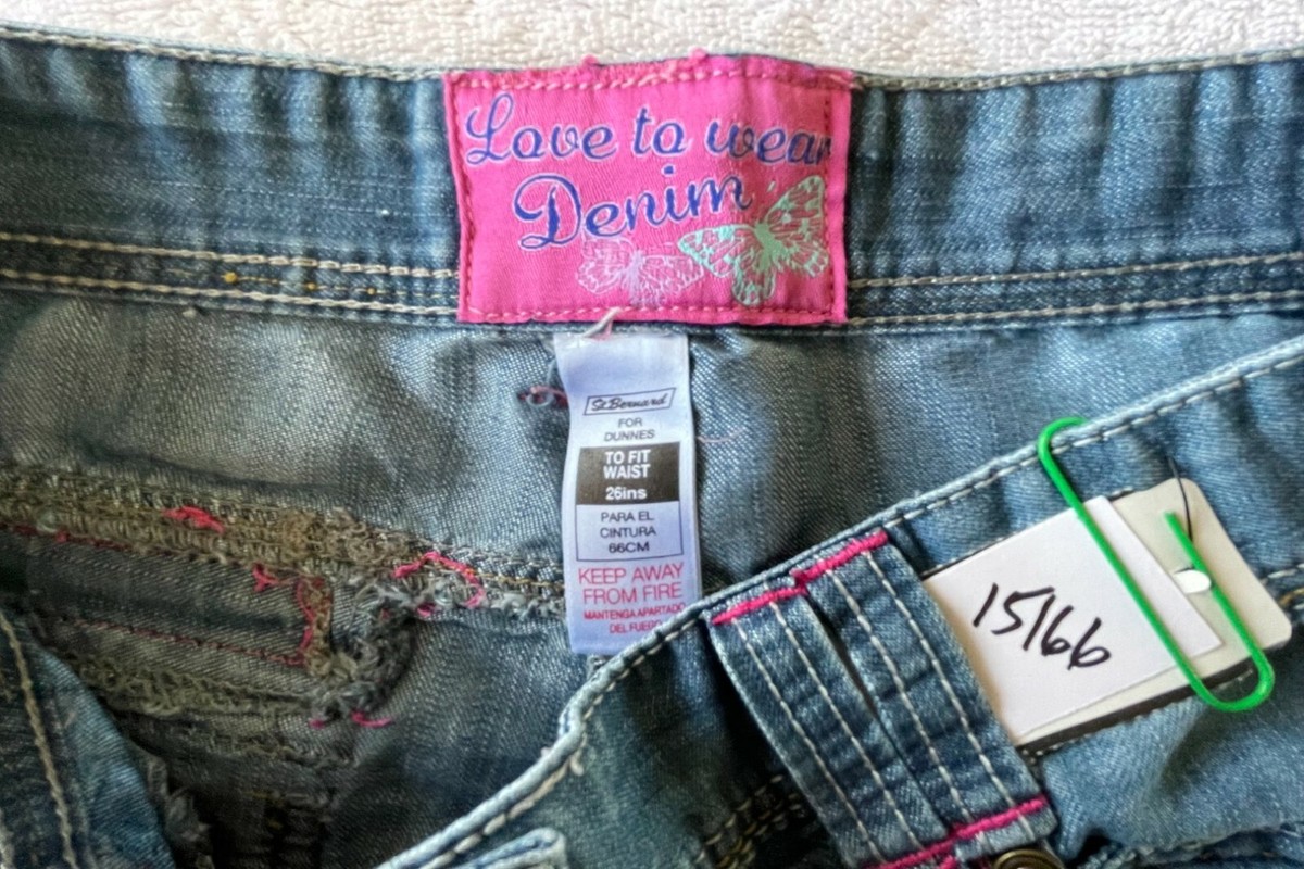 ST Bernard Love to wear Denim women's blue whiskering Capri jeans