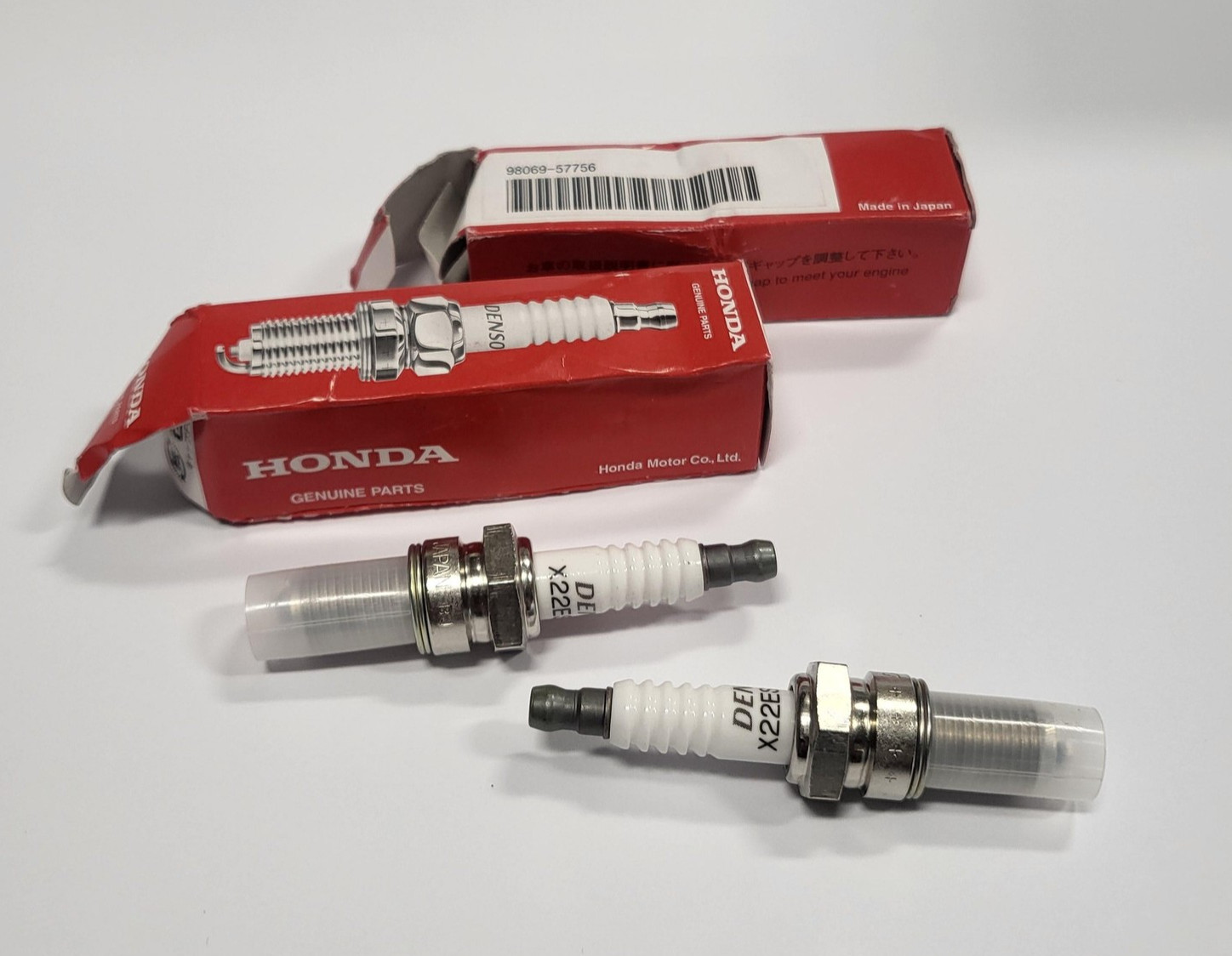 Honda Genuine Denso Spark Plug X22ESR-UB 98069-57756 Made in Japan OEM Lot of 2