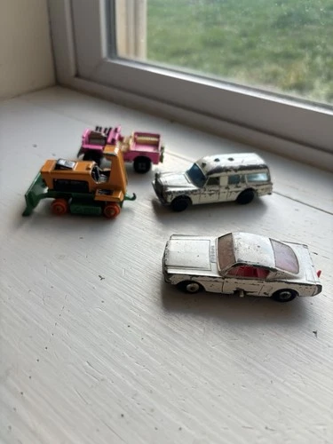 VINTAGE LOT 10 MATCHBOOK LESNEY VEHICLES.