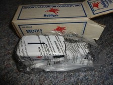 Ertl Mobil Lubrication Diecast 1932 Ford Delivery Van Coin Bank 1:25 9233 NEW