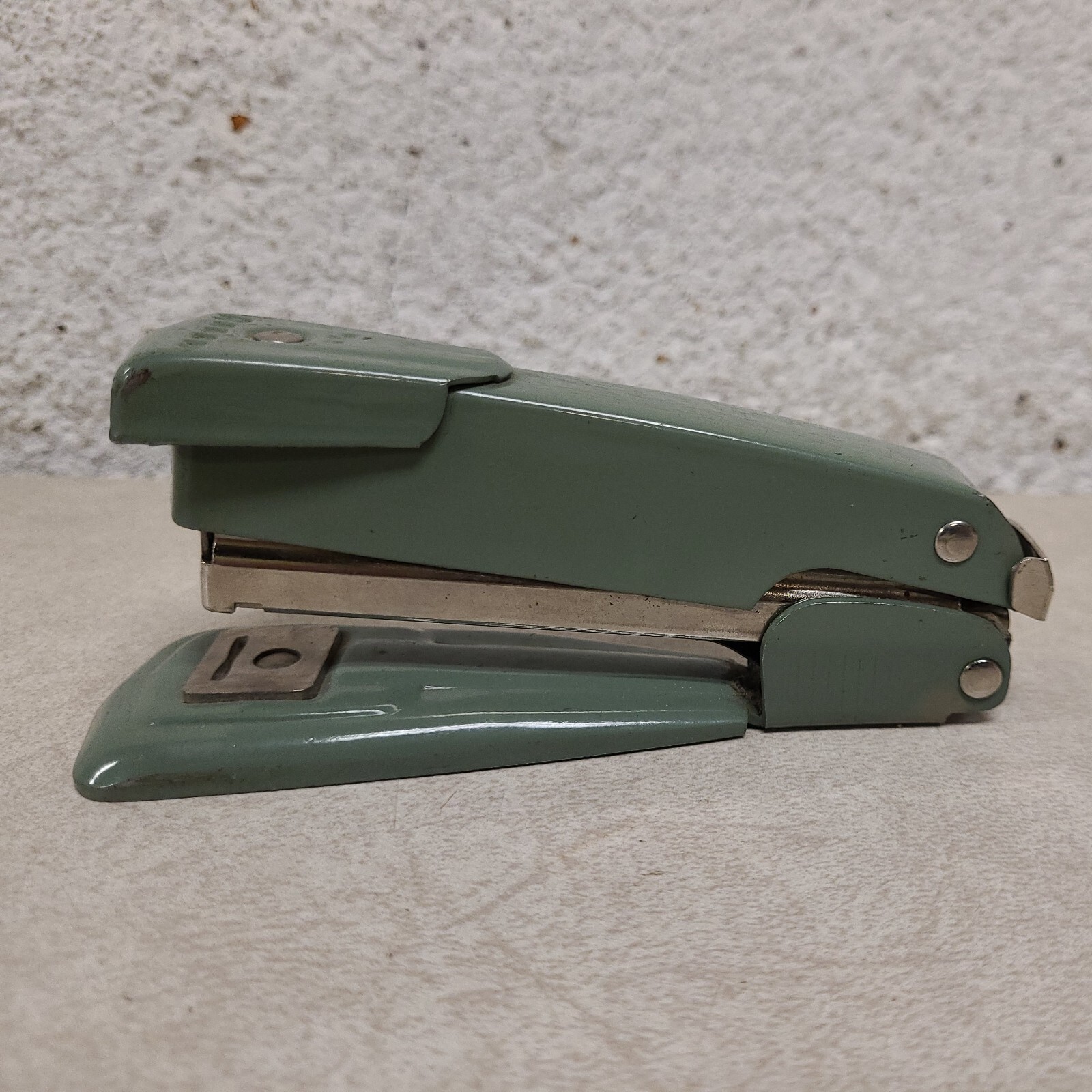 Vintage Arrow Fastener Stapler S25/49 Green Metal Art Deco Stapler-image