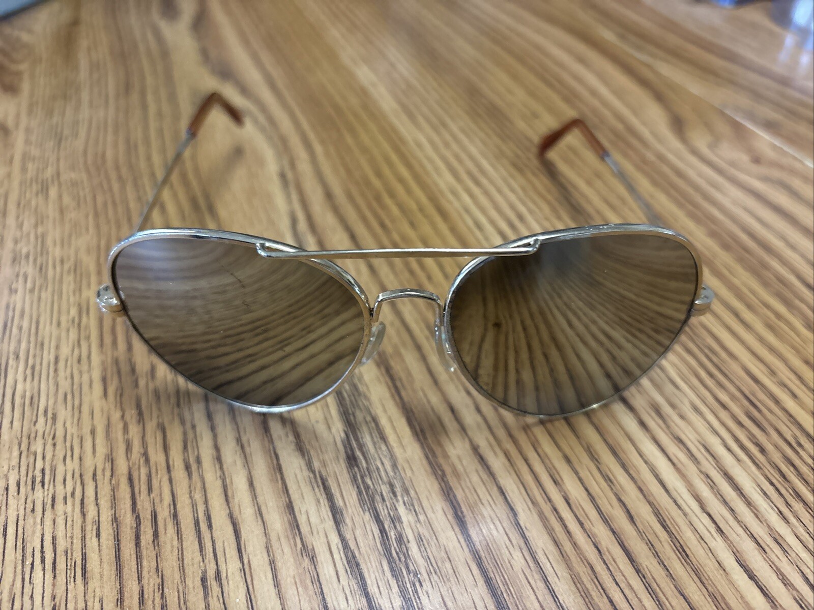 Scratch-Free Aviator Sunglasses – Stylish and Top Quality-image