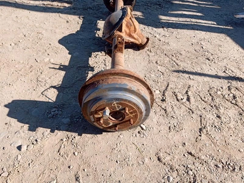 Rear Axle 10 Bolt Round Cover 8.25" Ring Gear 3.92 Ratio from 2010 Dakota (84340 Foto 3 de 4