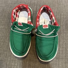 Hey Dude Kids Sz J4 Wally Y Holiday Elf Christmas Slip-On Shoes Great Condition
