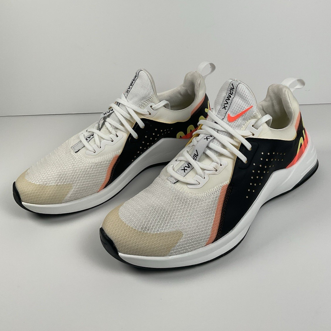 Nike Air Max Bella TR 4 Women’s Size 9.5 White Black Training Gym Shoes