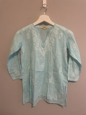 roller rabbit crochet dress Roberta Floral Tunic Lace White Blue Blouse Kids Six SubCat:Satin-Dress V notch neckline Short Bridesmaids Squad: Stylish Dresses Roberta roller Size:6 (XL)