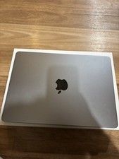 Apple MacBook Air 2022 13.6" Apple M2 Processor 8GB RAM 256GB SSD  