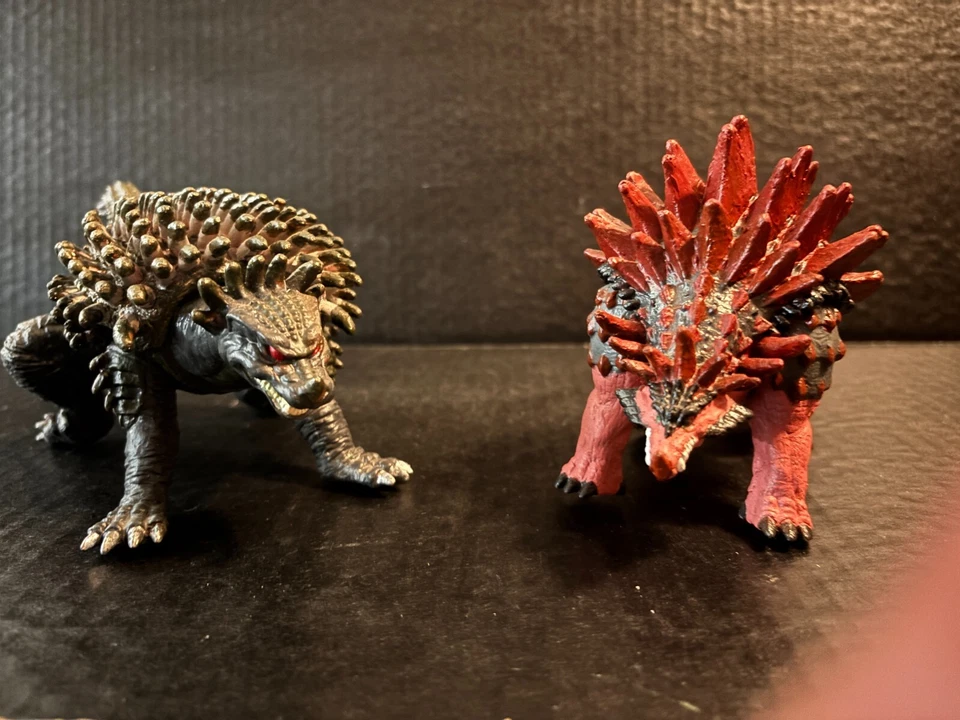 GODZILLA Bandai 2004 ANGUIRUS & 2021 Singular Point ANGUIRUS - Image 2 of 4