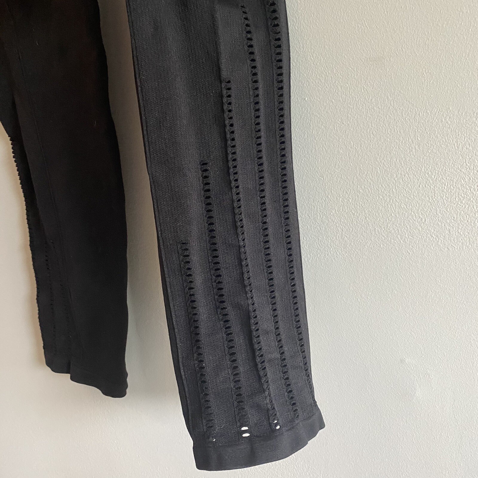 FABLETICS Size S Seamless Solid Capri Legging in … - image 5