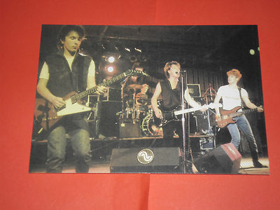 COLLECTIBLE POSTCARD by U2 code 04143/4 No. 7 - editions the old