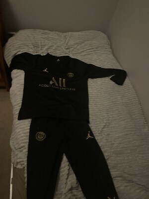 psg tracksuit black and gold UK