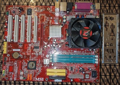 MSI K8T Neo MS-6702 mit AMD Athlon 64 3200+ ATX Mainboard CPU Bundle