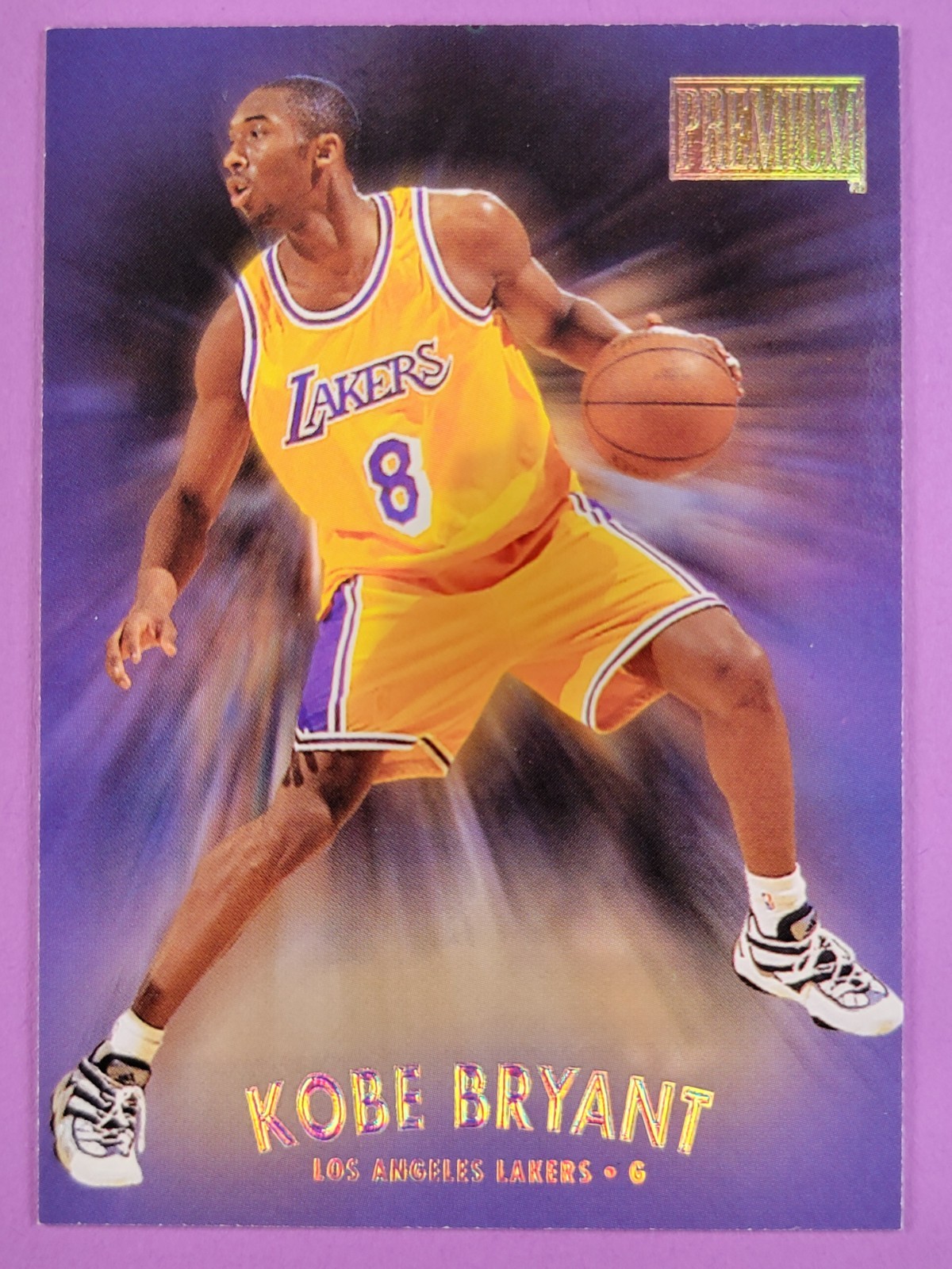 Kobe Bryant 1997-98 SkyBox Premium #23 Los Angeles Lakers