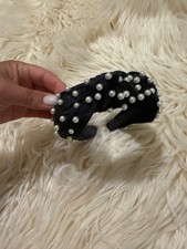 Black velvet and pearl headband