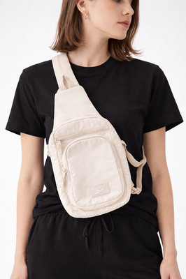 Reebok Crossbody Sling Bag Beige Claro 3.1L Nylon Ligera Bolsa Unisex /01