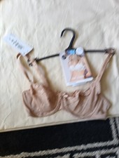 MARKS AND SPENCER SIZE 30C ROSE QUARTZ UNDERWIRED BRA