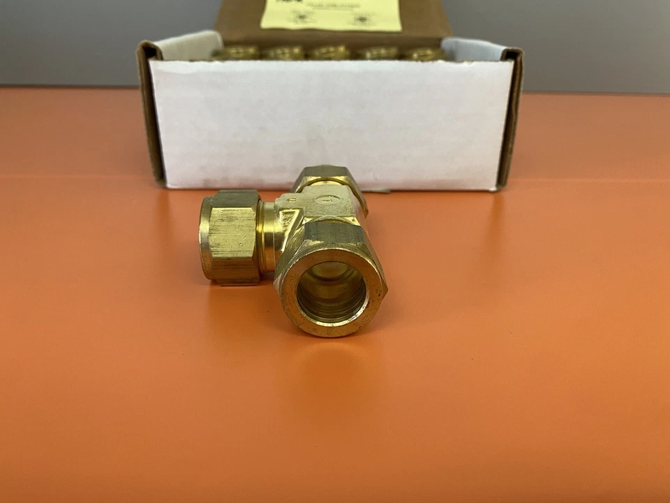 Tylok B-12-STTT-12 Single Ferrule Union TEE 3/4” Tube Brass Qty 10  - Image 4 of 4