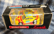 Monogram 187 Ford T-bird Stock Car 2083 Mini Exacts Yellow 28