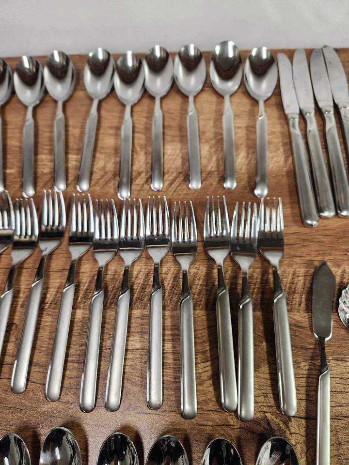 Dinner Forks Spoons Knives etc. JA Henckels SYNERGY 18/10 Stainless 61 Pieces - Image 3 of 4