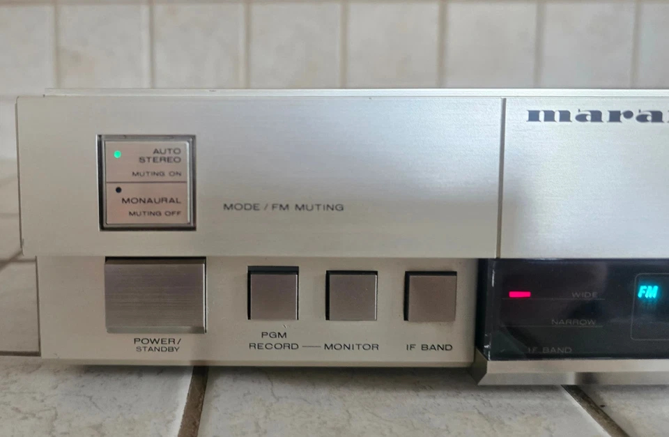 MARANTZ DIGITAL SYNTHESITZED TUNER ST-64 - Bild 2 von 4