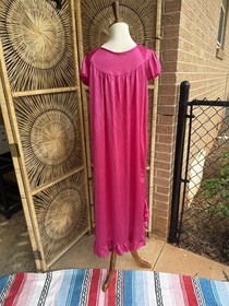 NANCY KING VINTAGE Hot Pink NIGHTGOWN LINGERIE MEDIUM 100% NYLON MADE IN USA