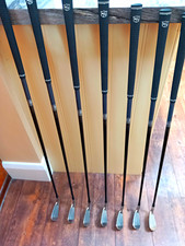 Wilson Staff D9 7-Piece Graphite 5-GW RH Regular Shafts. Very good Condition.