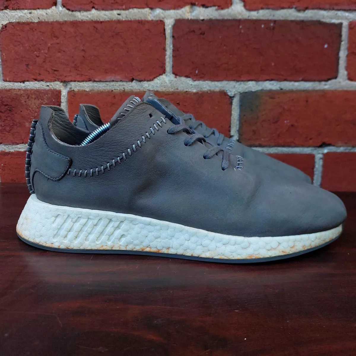 Nmd sales r2 leather