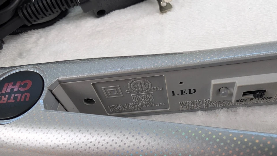 Plancha de pelo Chi Ultra Professional cerámica salón GF6515 1" plateada Foto 4 de 4