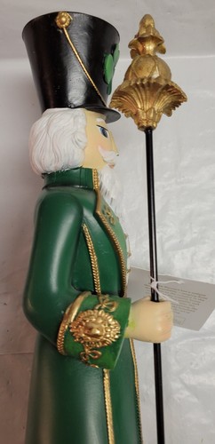 Martha Stewart Día de San Patricio Cascanueces Soldado Irlandés Figura de Resina San Patricio - Imagen 6 de 12