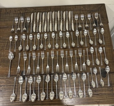 Interpur Florenz Stainless Steel Flatware Set Korea 96 pc 8 Petal Flower Vintage