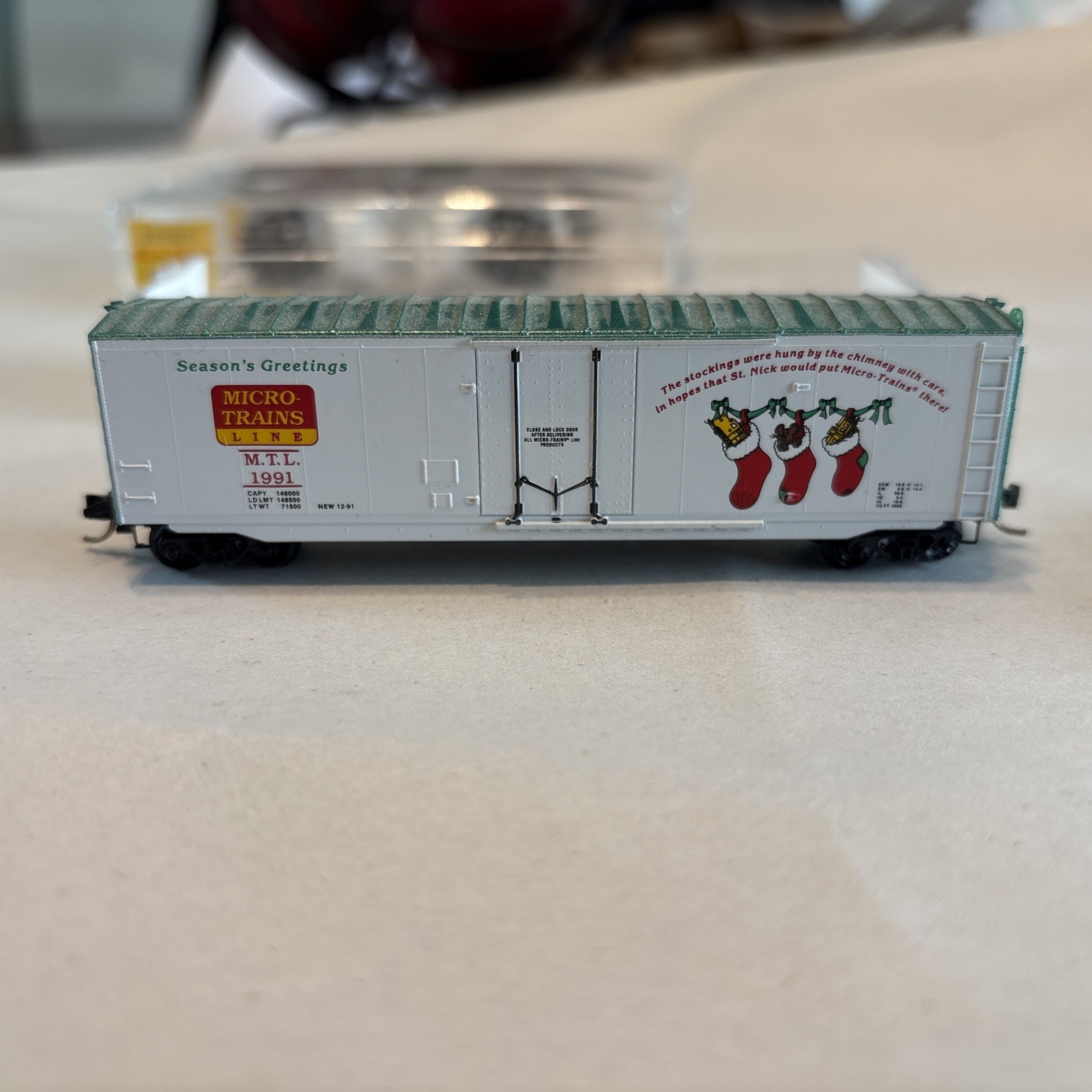 Micro Trains Line N Scale 50’ Standard Box Car, 1991 Holiday Box CarMTL # 1991