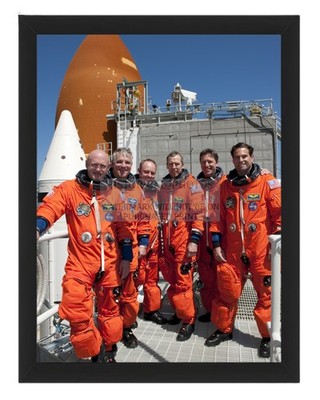 NASA ASTRONAUTS STS-134 CREW LAUNCH PAD CAPE CANAVERAL 2011 8X10 FRAMED PHOTO